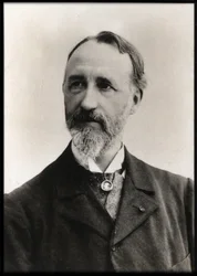Retrato de Francois Clement Theodore Dubois (1837-1924), compositor francês, organista e professor de música.